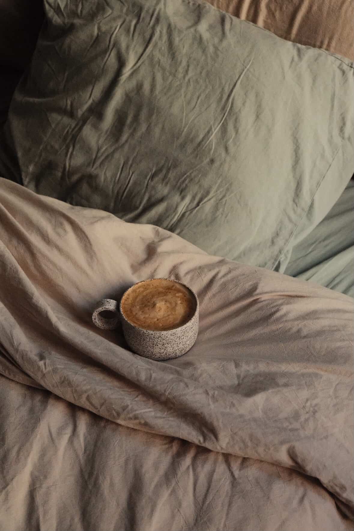 Tasse à petite anse ronde